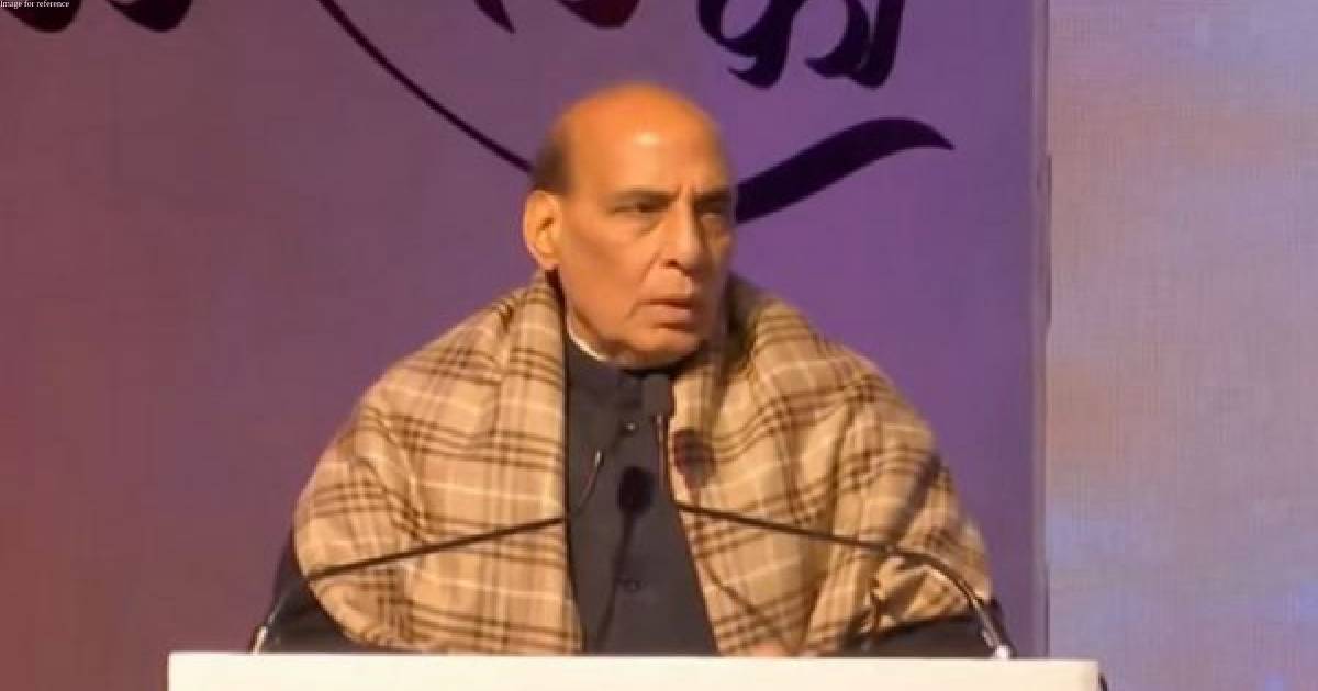Congress' history replete with incidents of violation of freedom: Rajnath Singh